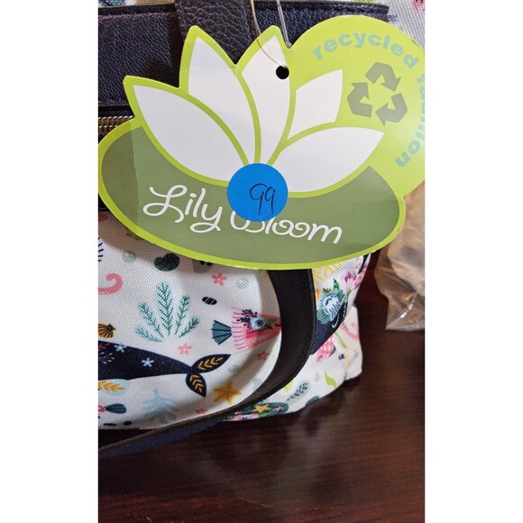 Lily Bloom Dakota Tote with Whale Design Retails $69 NWT - Picture 6 of 7